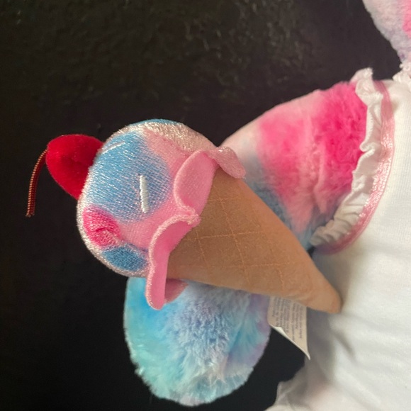 Baskin Robbins bubblegum build a bear - Picture 3 of 9